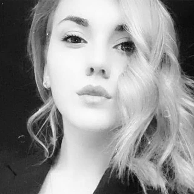 Elizabeth's avatar