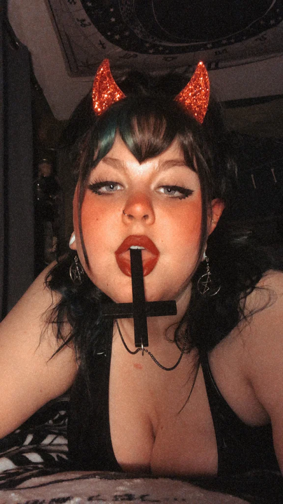 Saint Salem's avatar