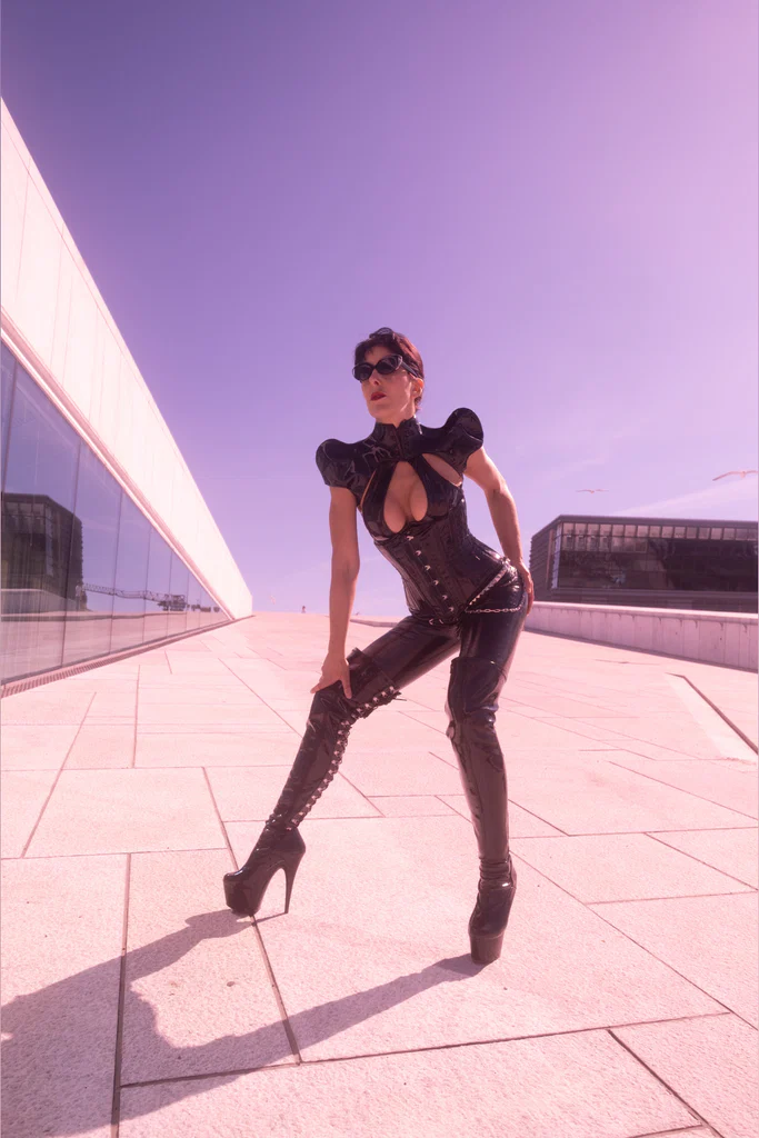Mistress Kalyss Mercury's avatar