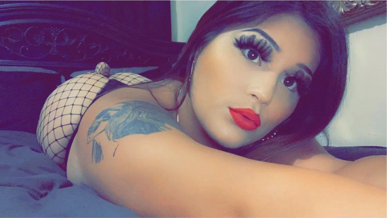 Wouldn’tYoulikeToKnow😘😘 profile banner