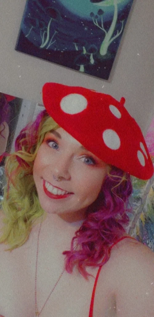 Lola love 🍄's avatar