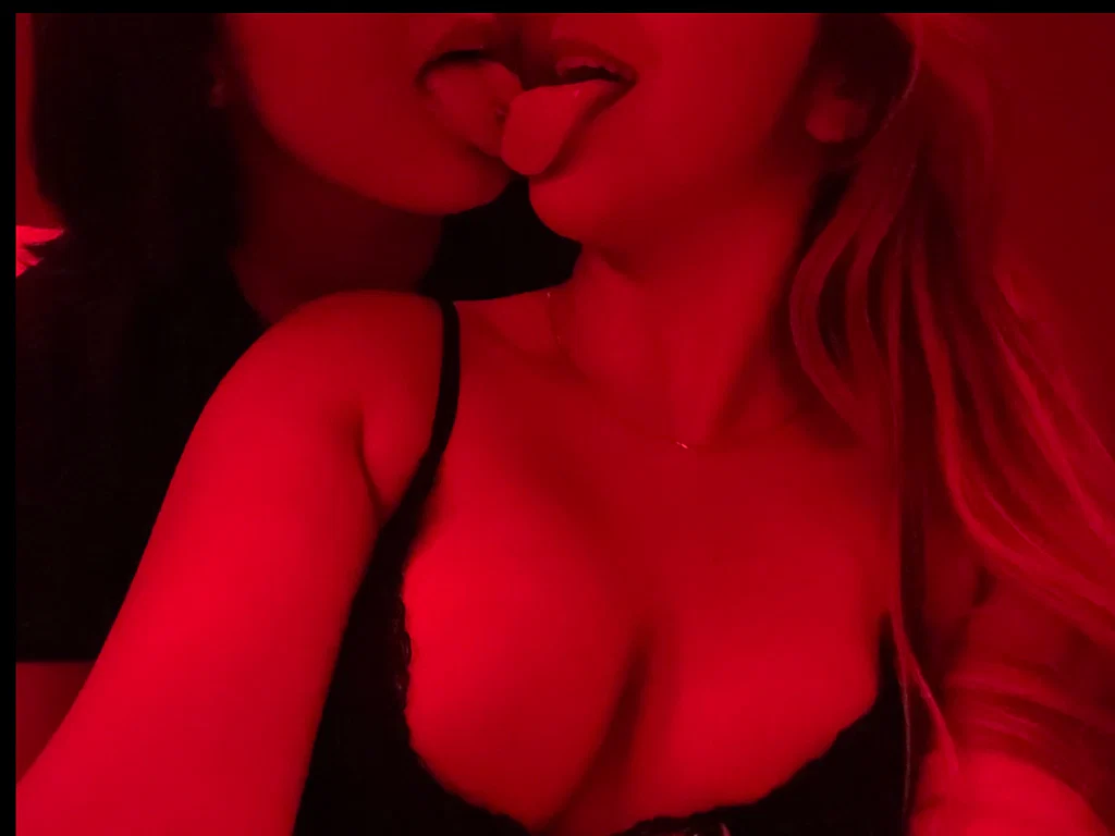 Your Two Favorite Sexy Latinas ❤️'s avatar