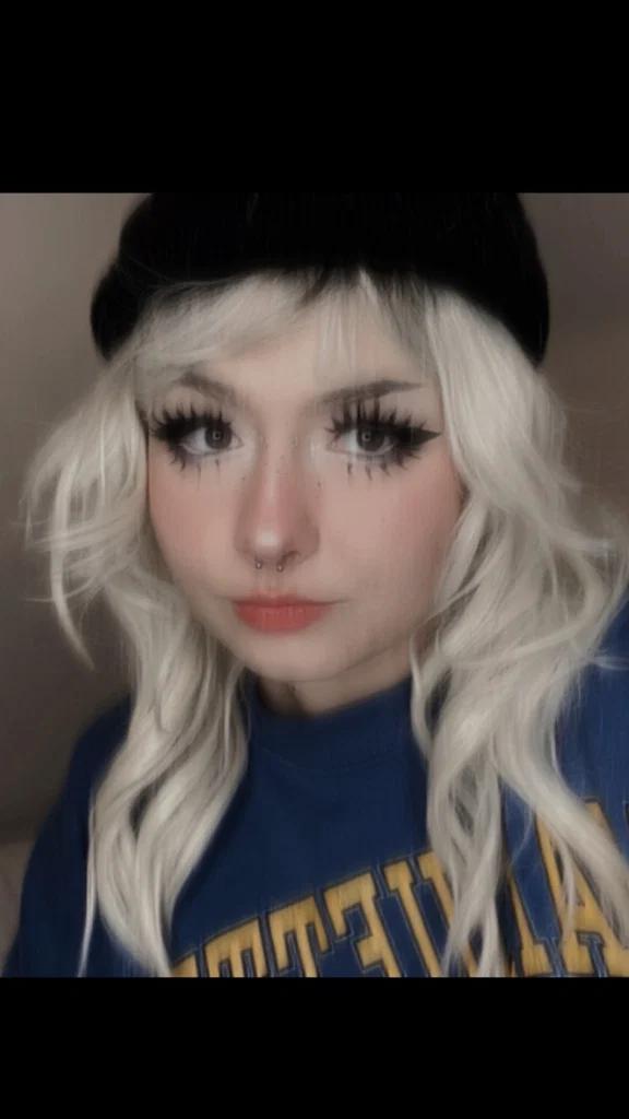 ur girlfriend 💗's avatar