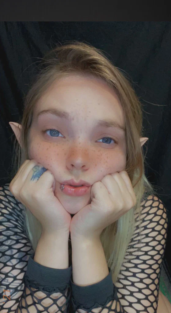 MrscloverX's avatar