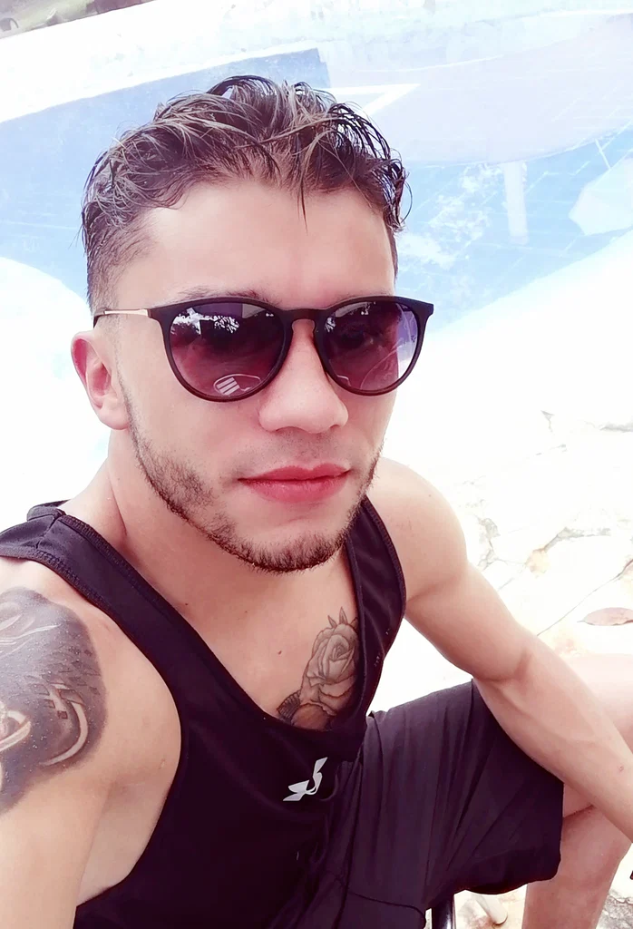 Andres Velasco's avatar