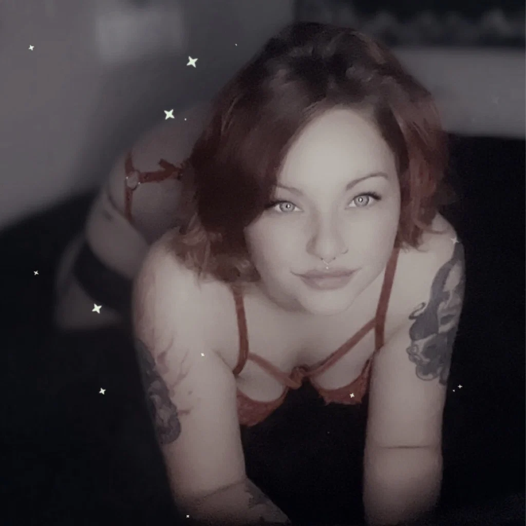 Roxy✨FREE✨'s avatar
