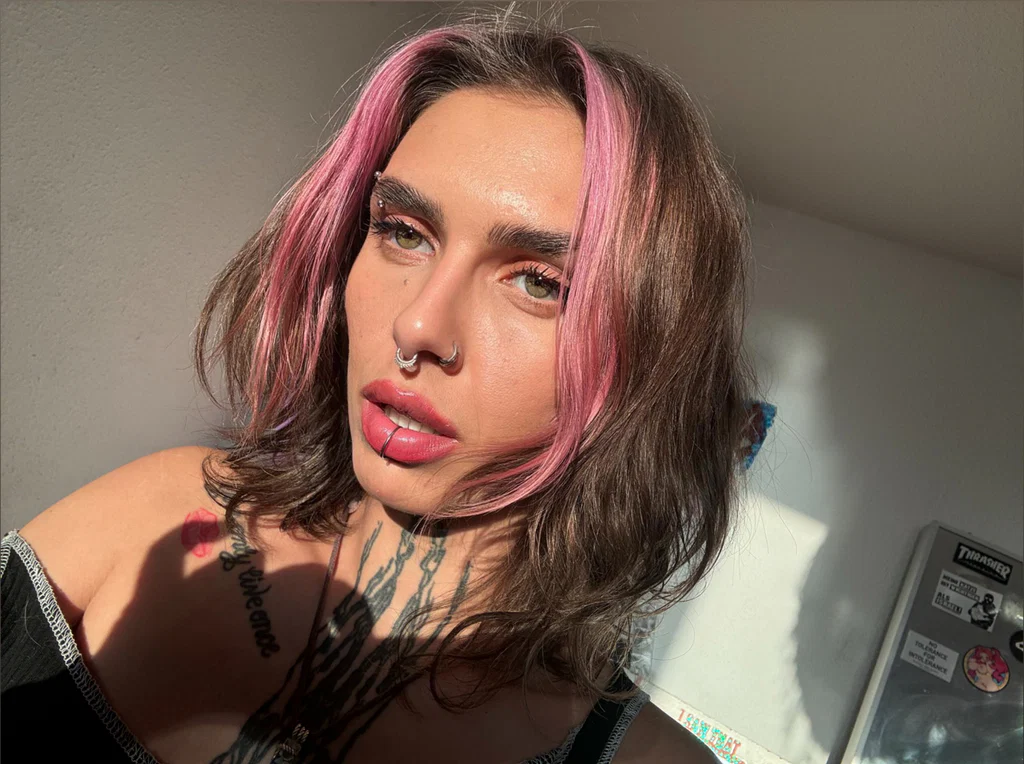 Ella Hawk's avatar