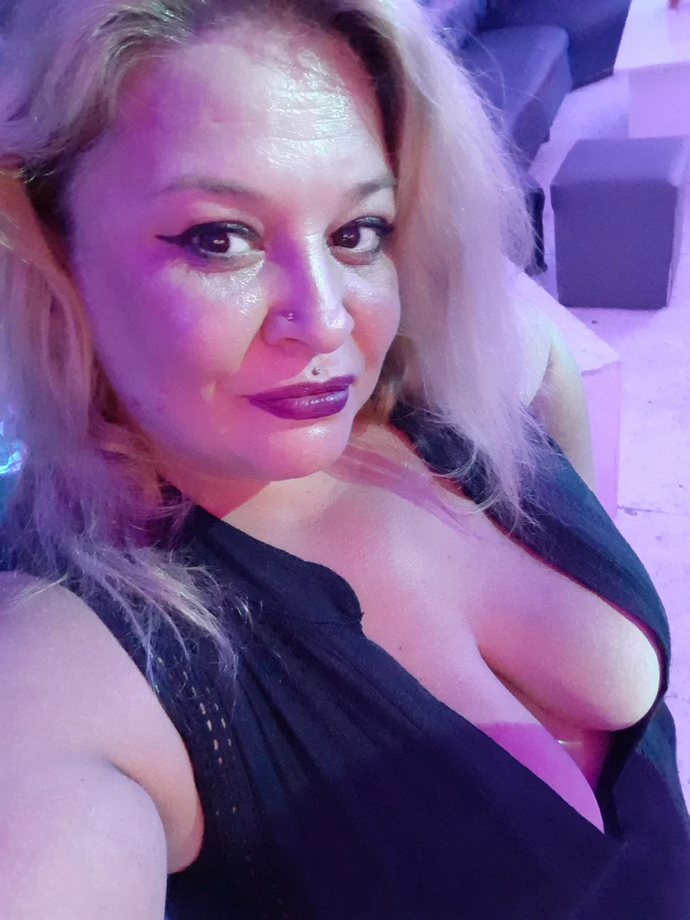 Adriana's avatar