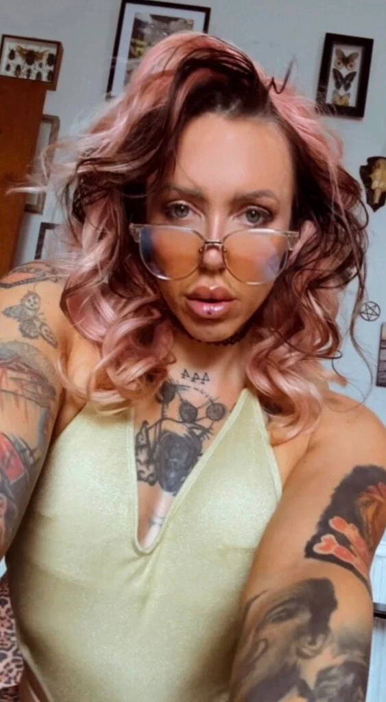 Charlie Hex's avatar