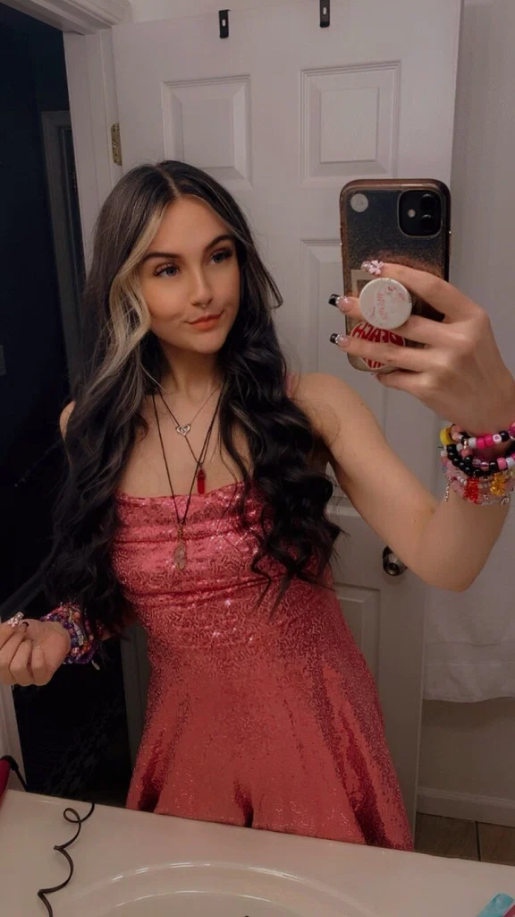 cece 🦋🍒's avatar