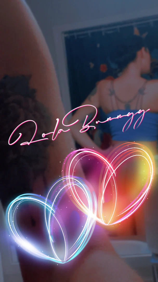 Lola profile banner