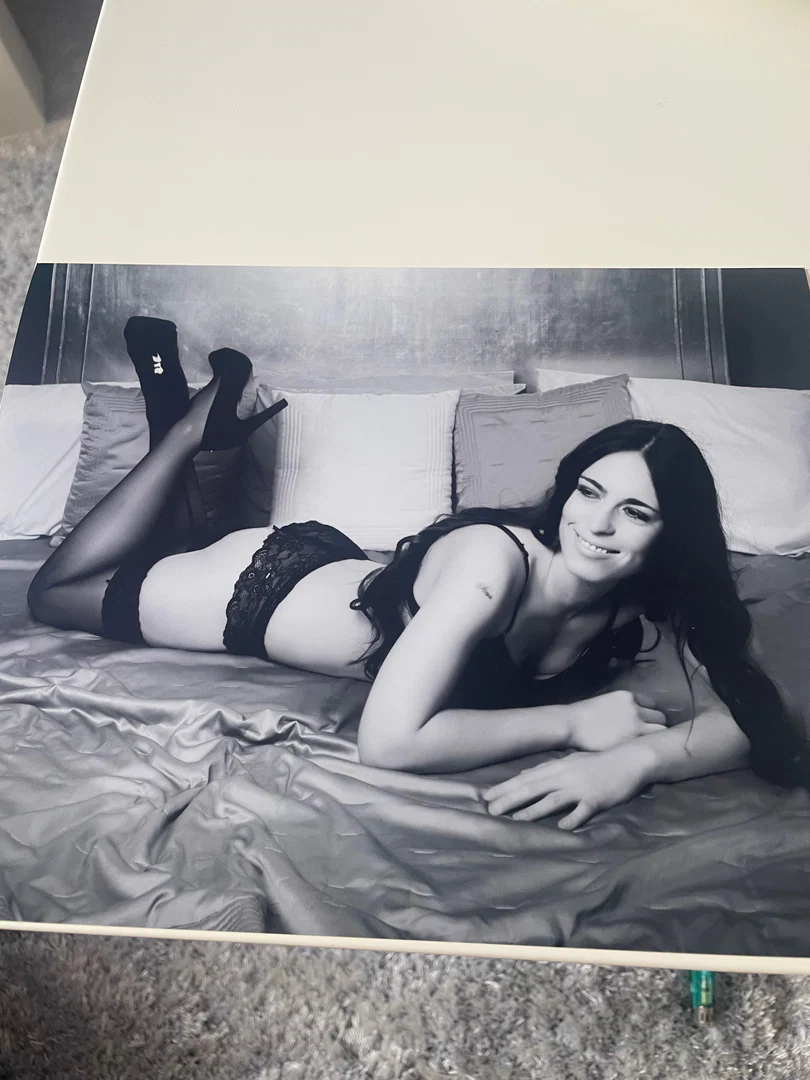 Sexpot profile banner