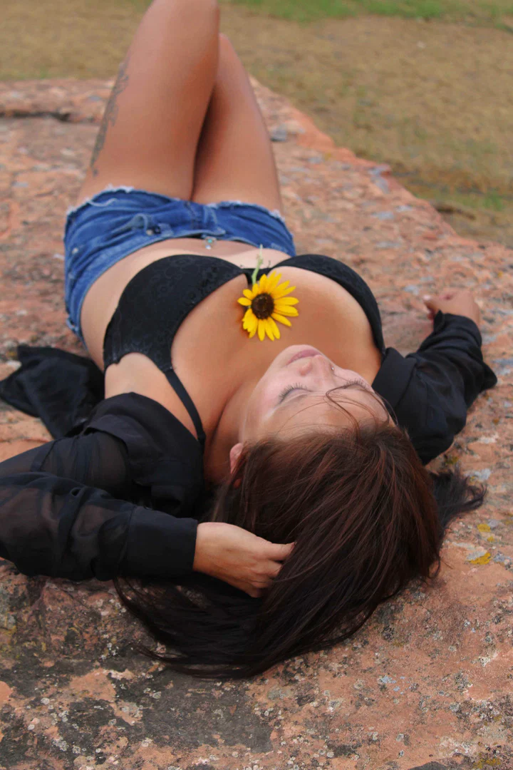 Laura Reilly profile banner