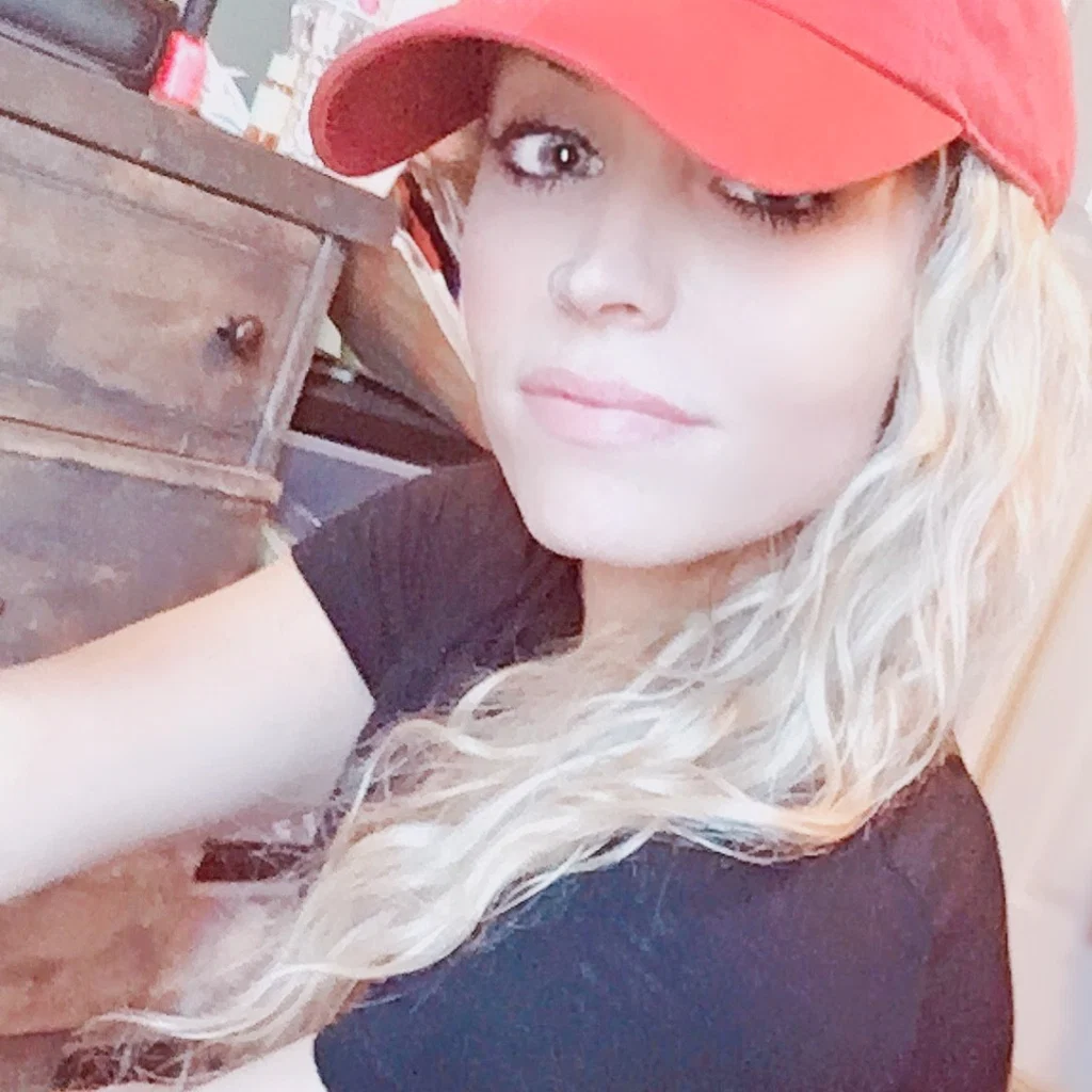 Nicole Shats's avatar