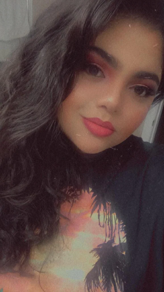 Victoria Meneses's avatar