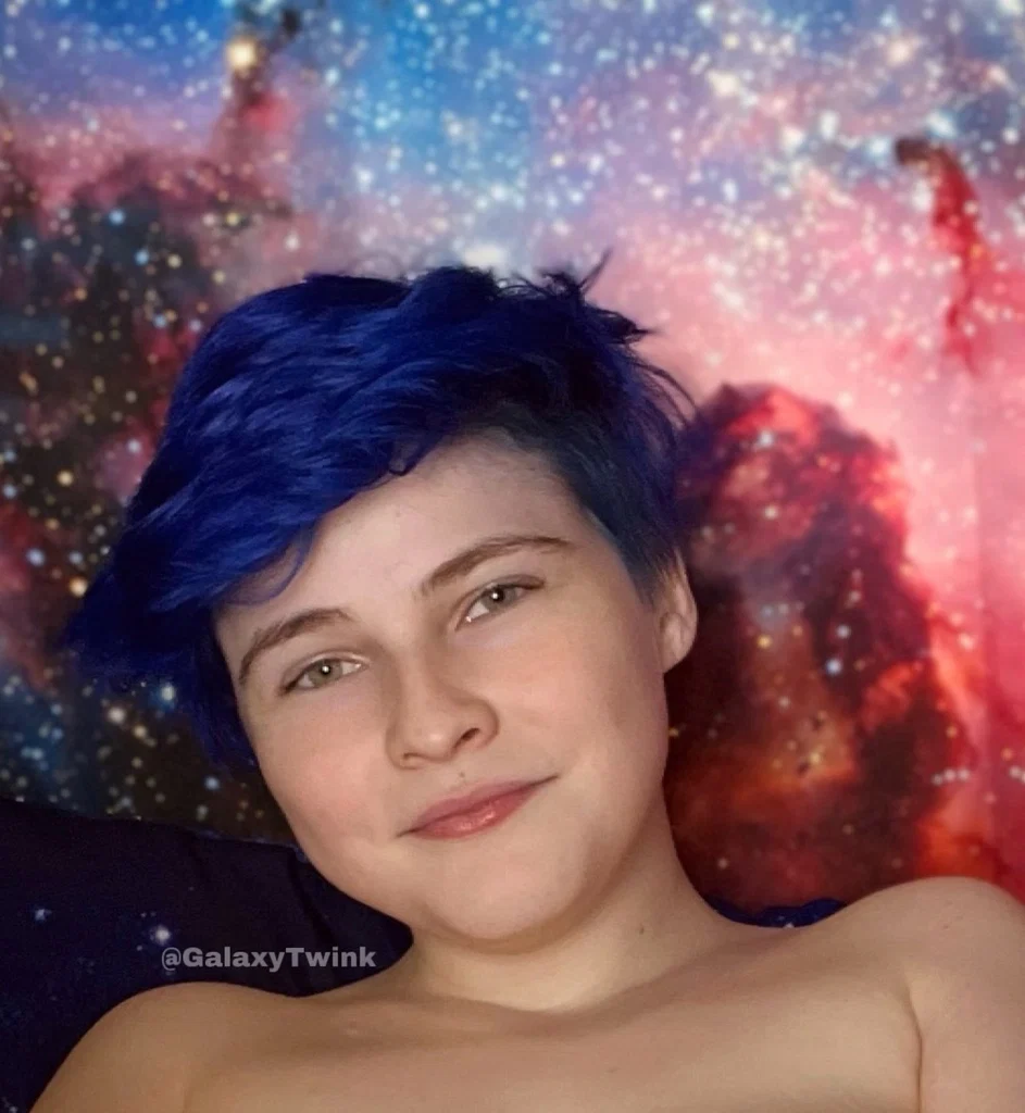 🌌 Twinkie 🌌's avatar