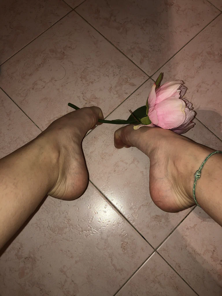 Angel’s Flexible Feet
