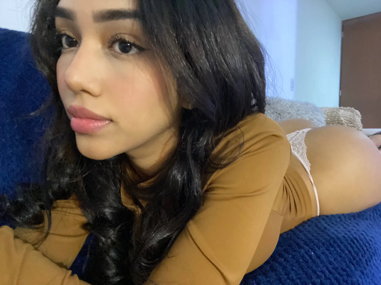 Layla 🌸 profile banner