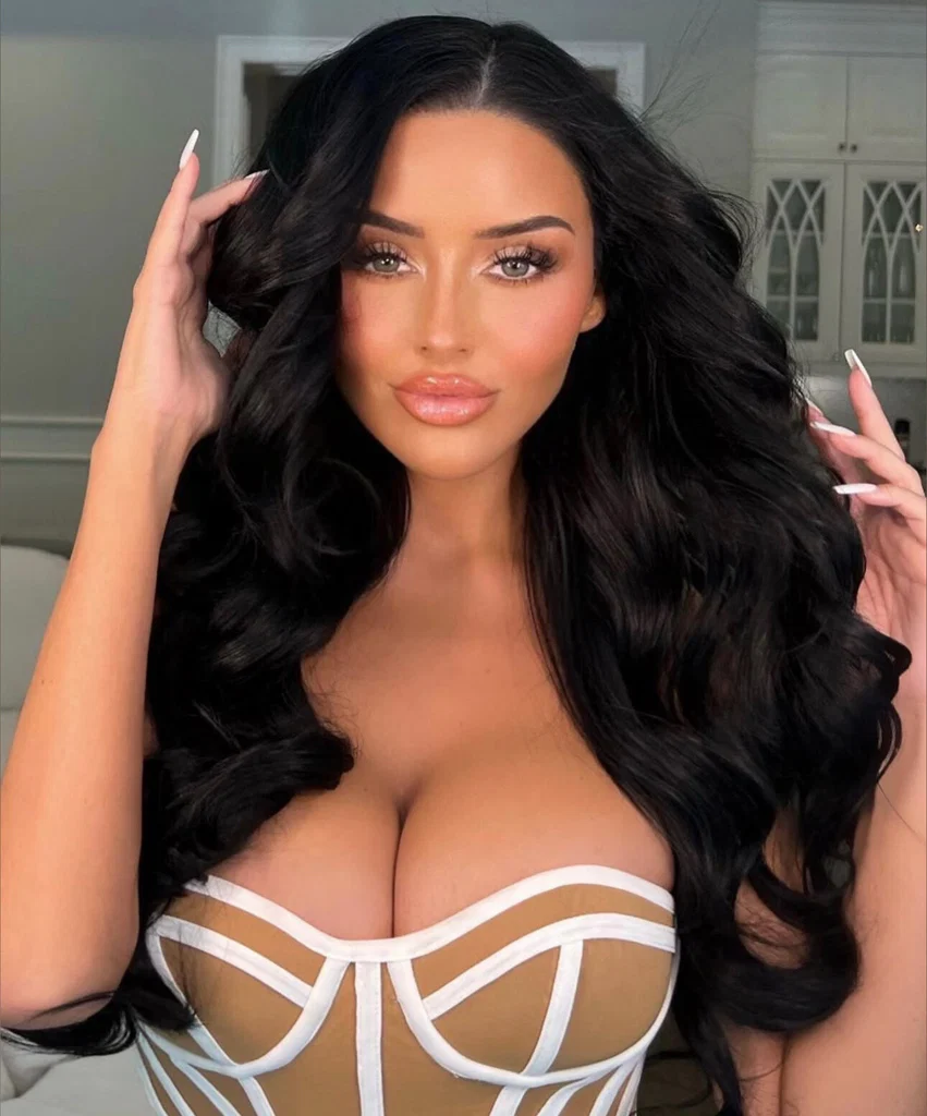 Abigail Ratchford 💕's avatar