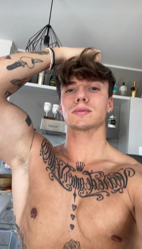 Andrea Calzighetti 🍆