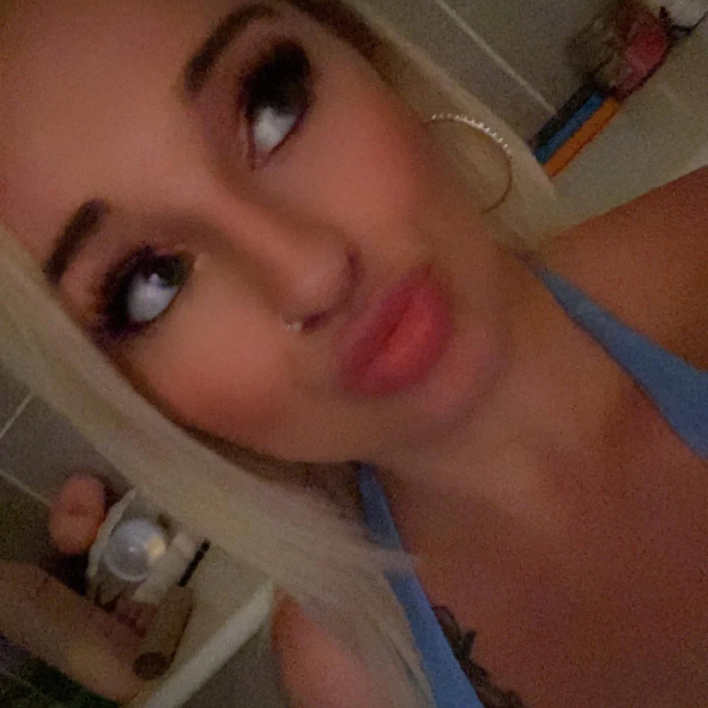 Lucie ;)'s avatar