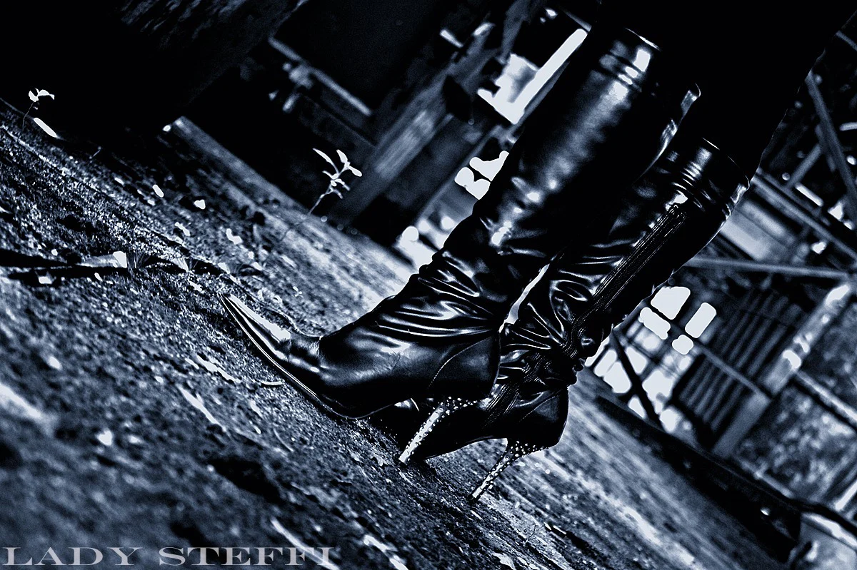 Lady Steffi profile banner