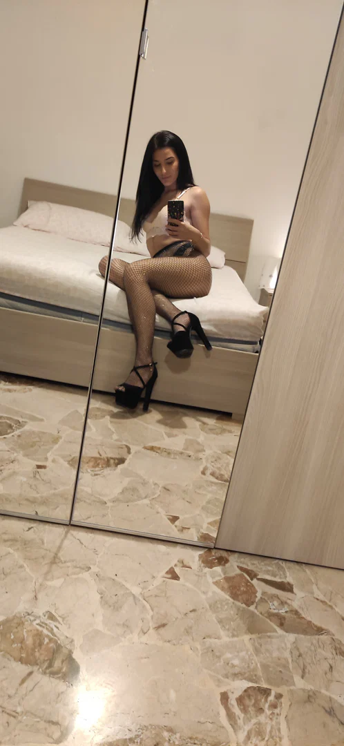 Zara profile banner