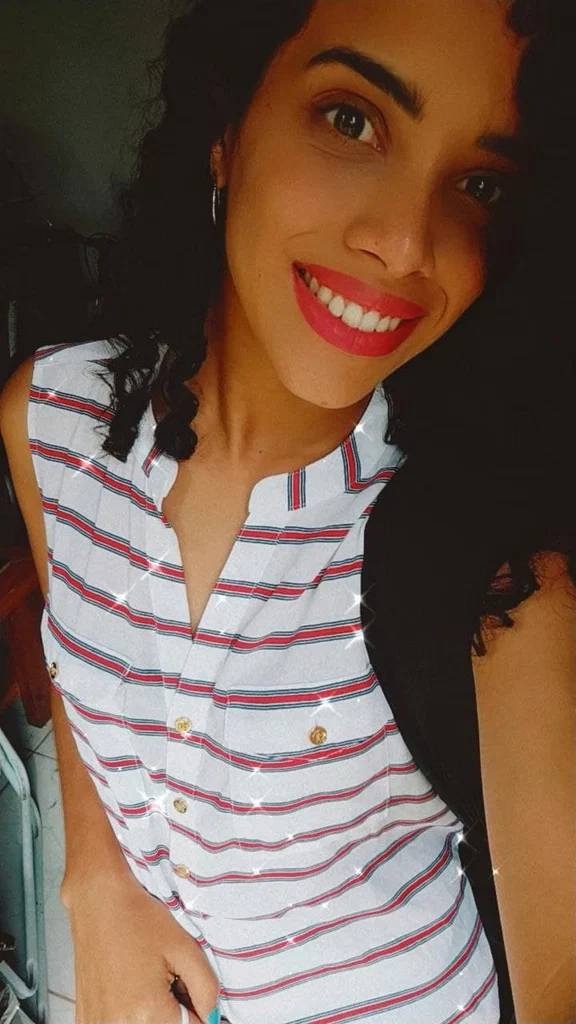 Lizzy Vieira's avatar