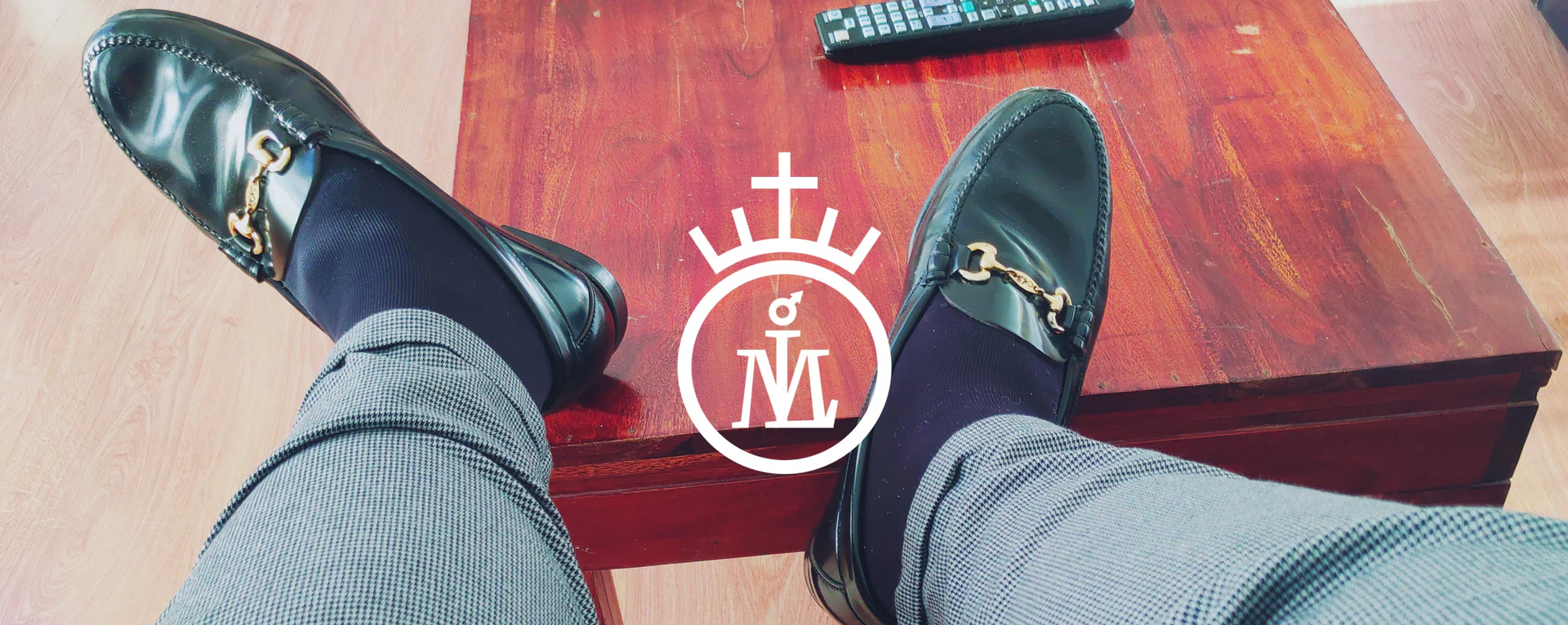 πͺπ¦ MASTER πͺπ¦ on Loafers profile banner