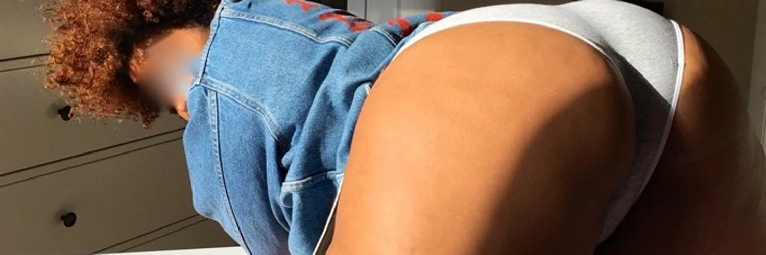 Zoe Savanna profile banner