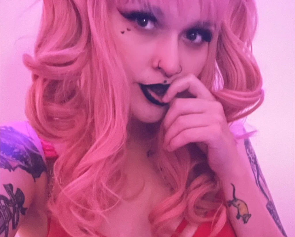 Miss Murdah's avatar