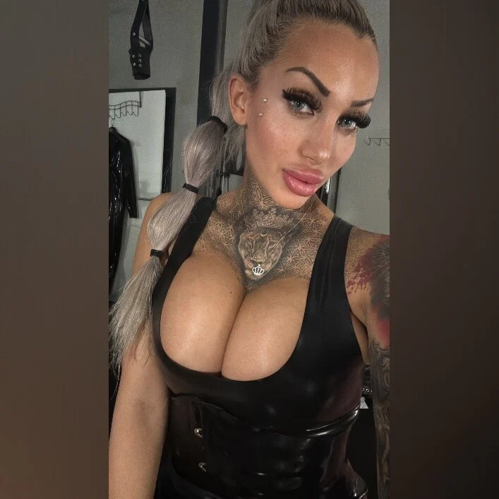 Lady_Eva