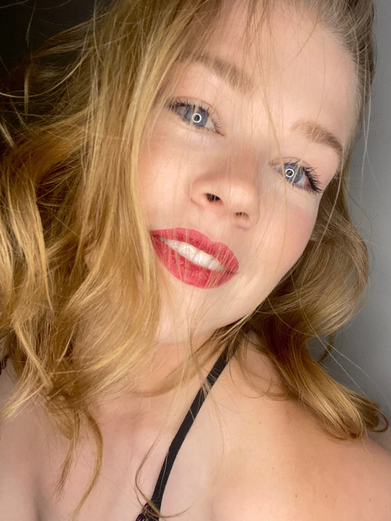 Charlee Marlow's avatar