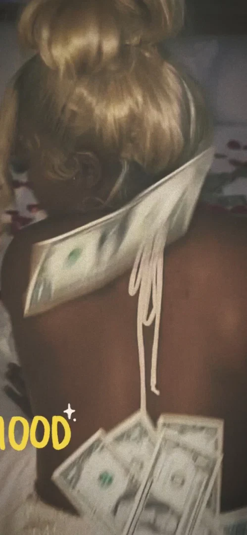 LickOnMe👅 profile banner