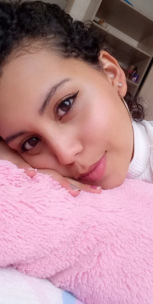 Vero Reyes's avatar