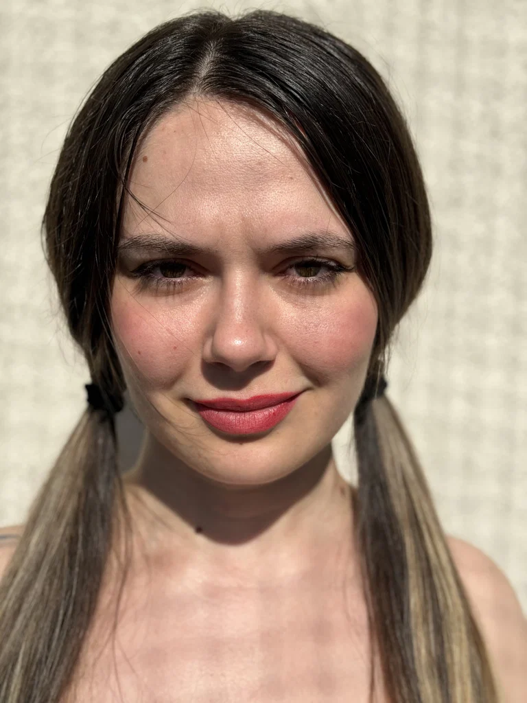 Velvet Rae's avatar