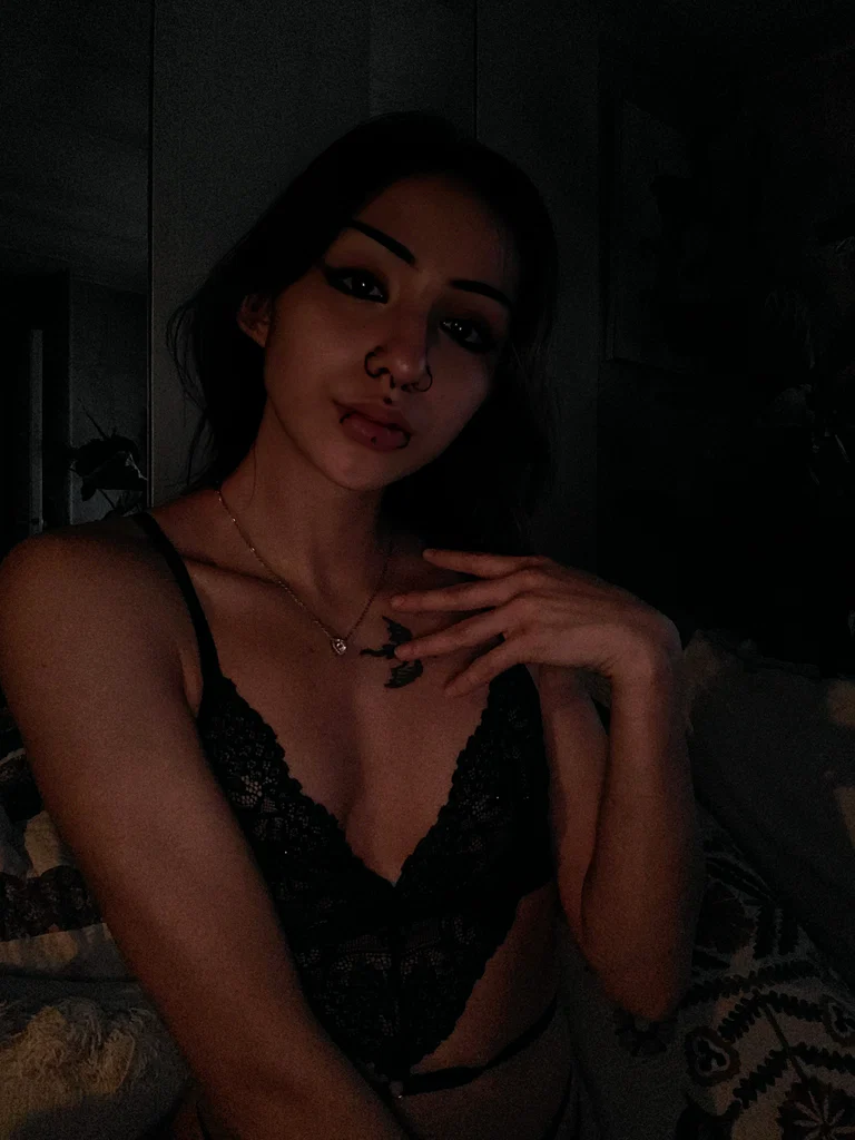 𝖁𝖞𝖔𝖑𝖊𝖙𝖙𝖊🖤