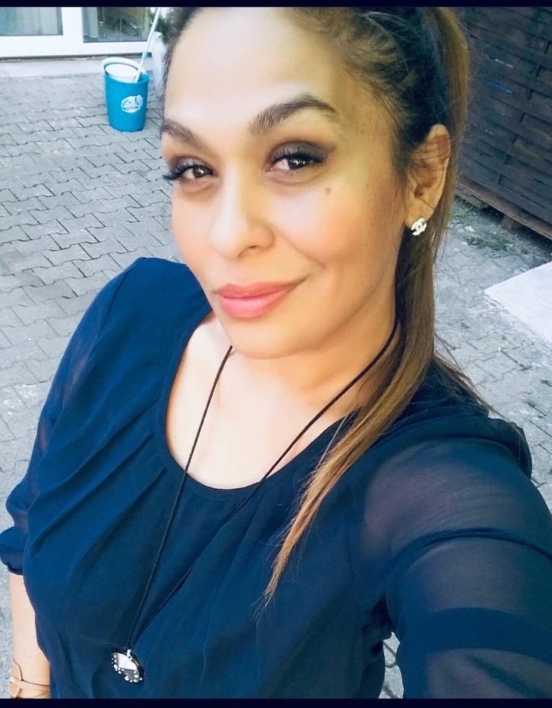 Ms.Laura's avatar