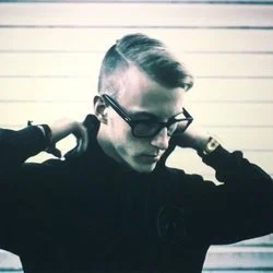 YoJo Smith's avatar