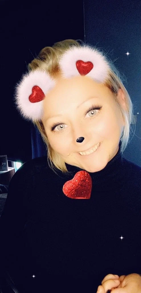 ladynextdoor