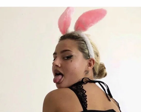 Ana Love's avatar