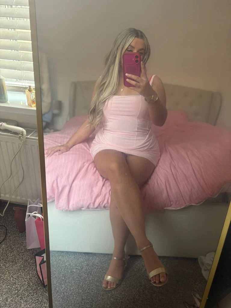Elle || wet pussy 💦