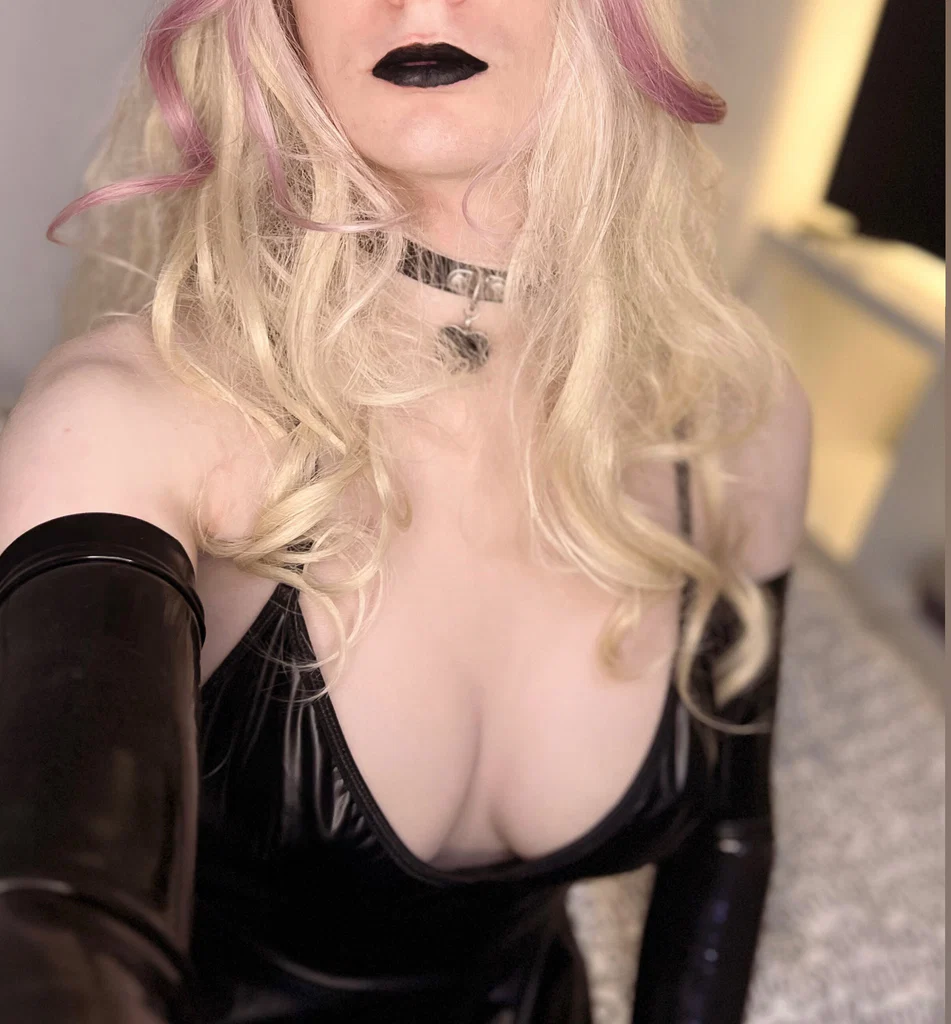 Laura 💕's avatar
