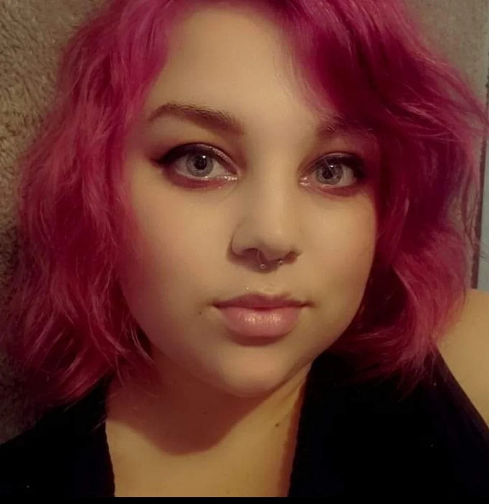 Curvyqueen2015's avatar