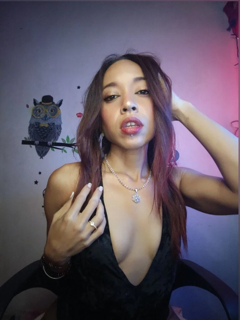 Nini Wild's avatar