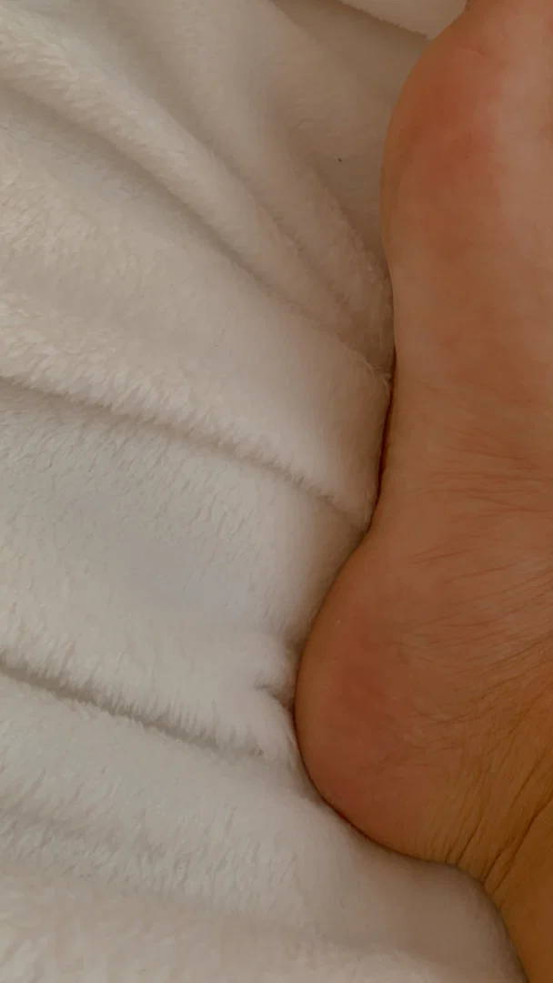 See toes in food profile banner