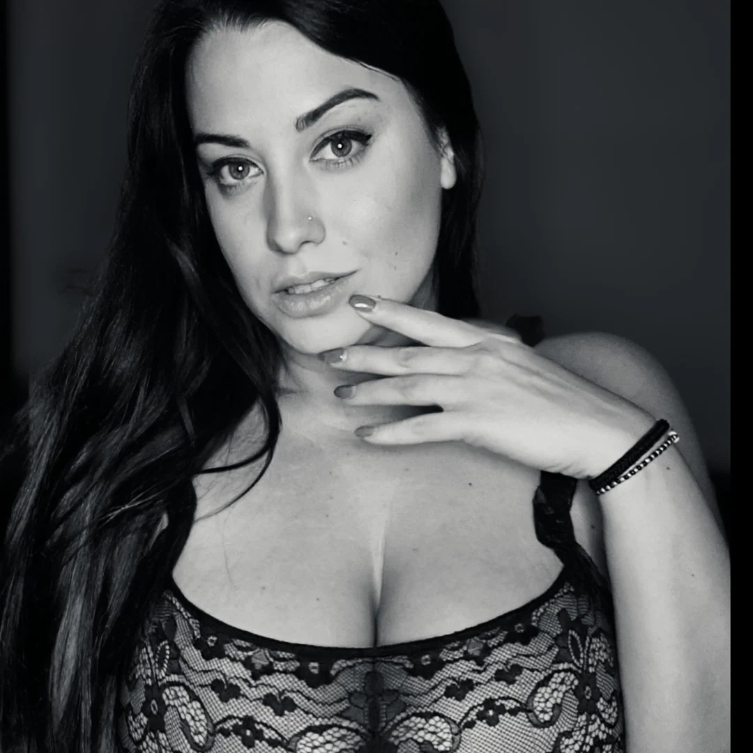 Curvygirl89 profile banner