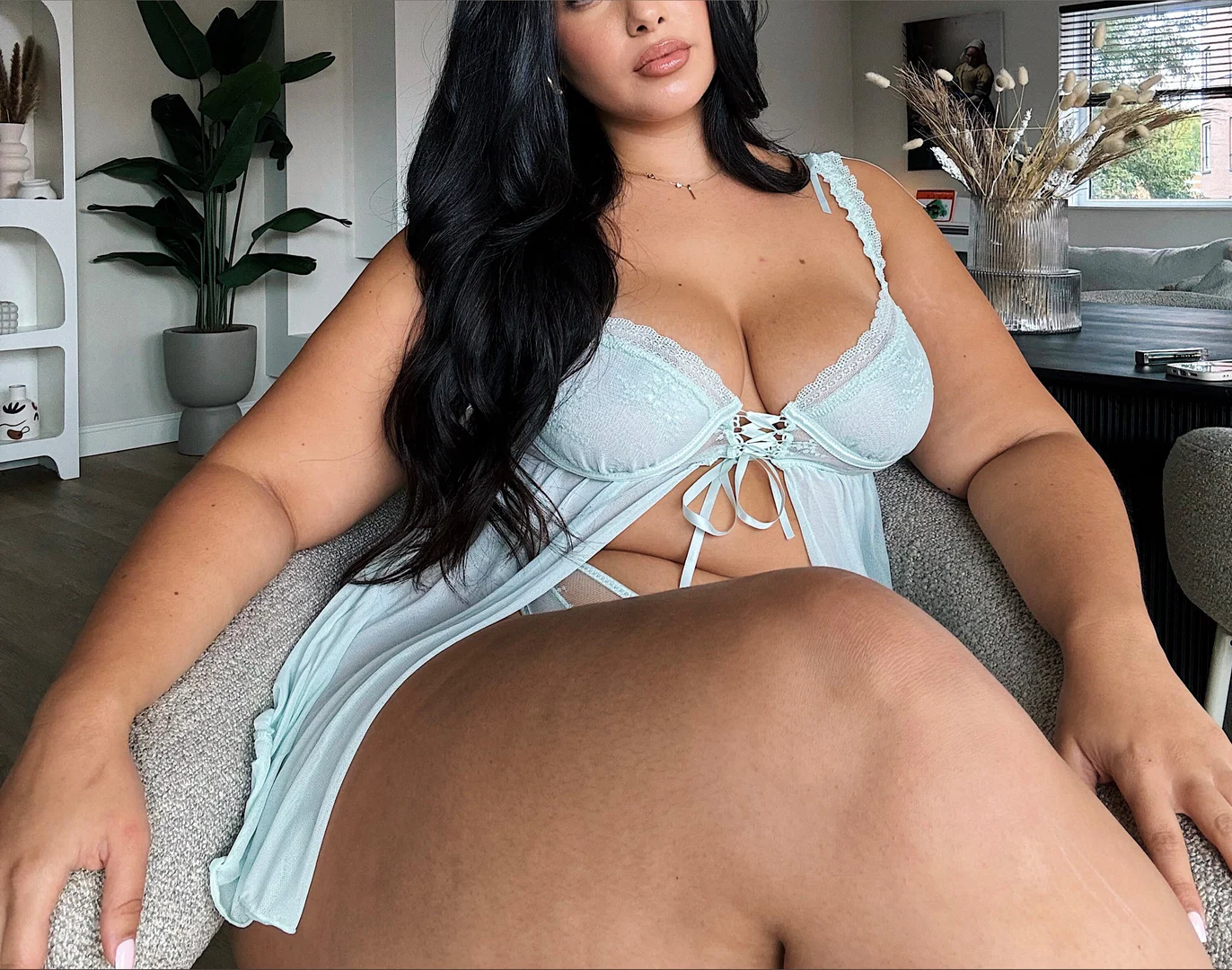Zina Hadid profile banner