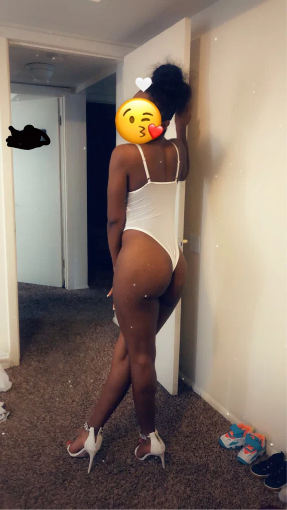 Queen Black's avatar