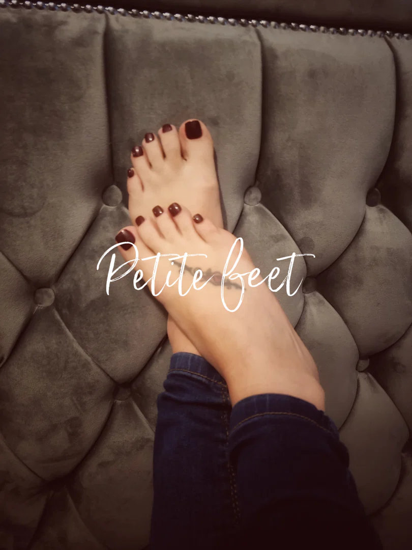Petite Feet profile banner